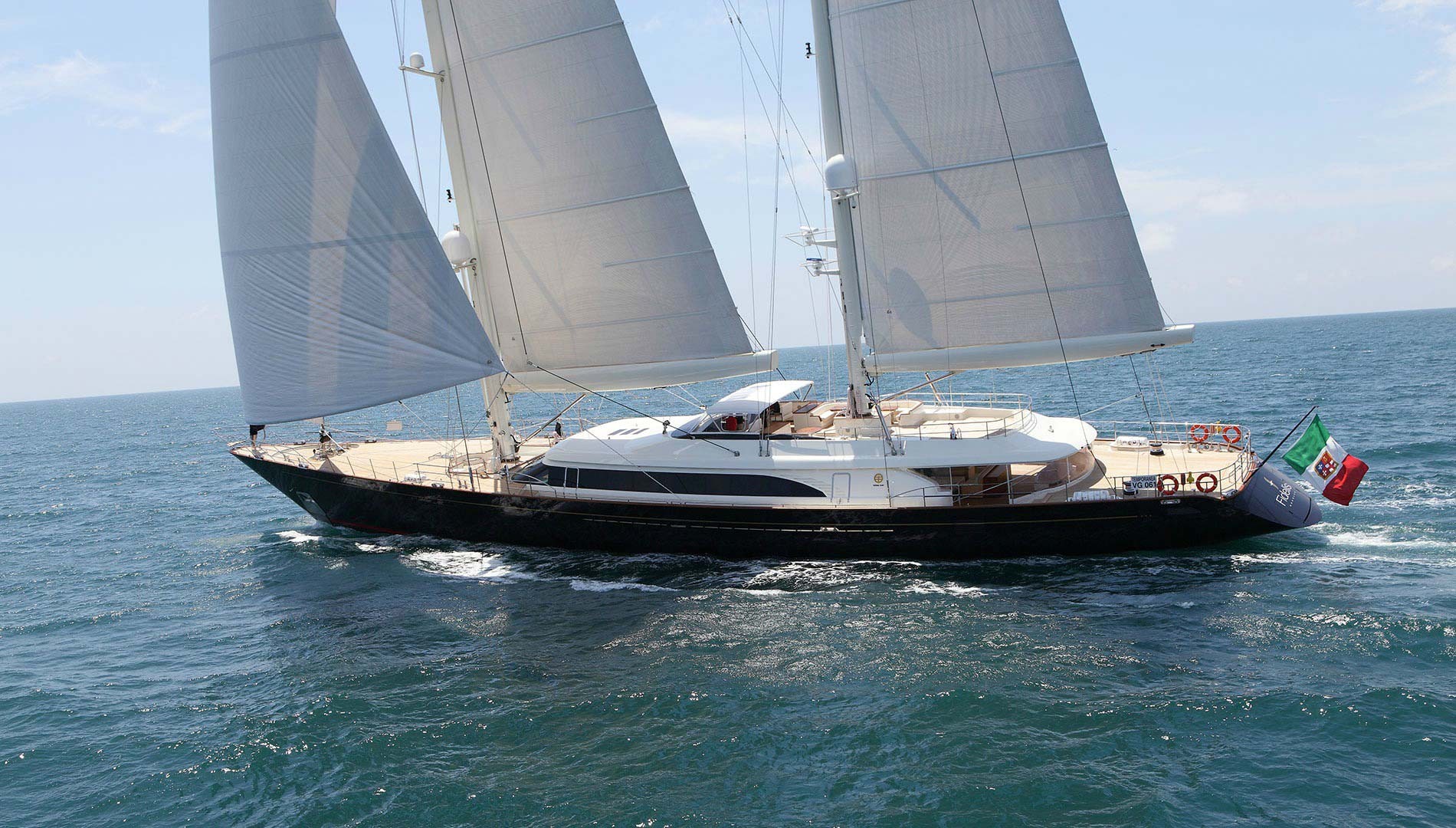 fidelis sailing yacht